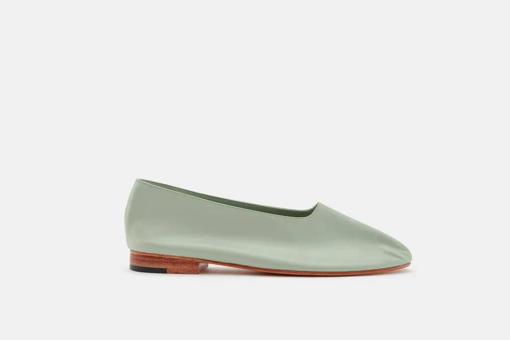 GLOVE SHOE